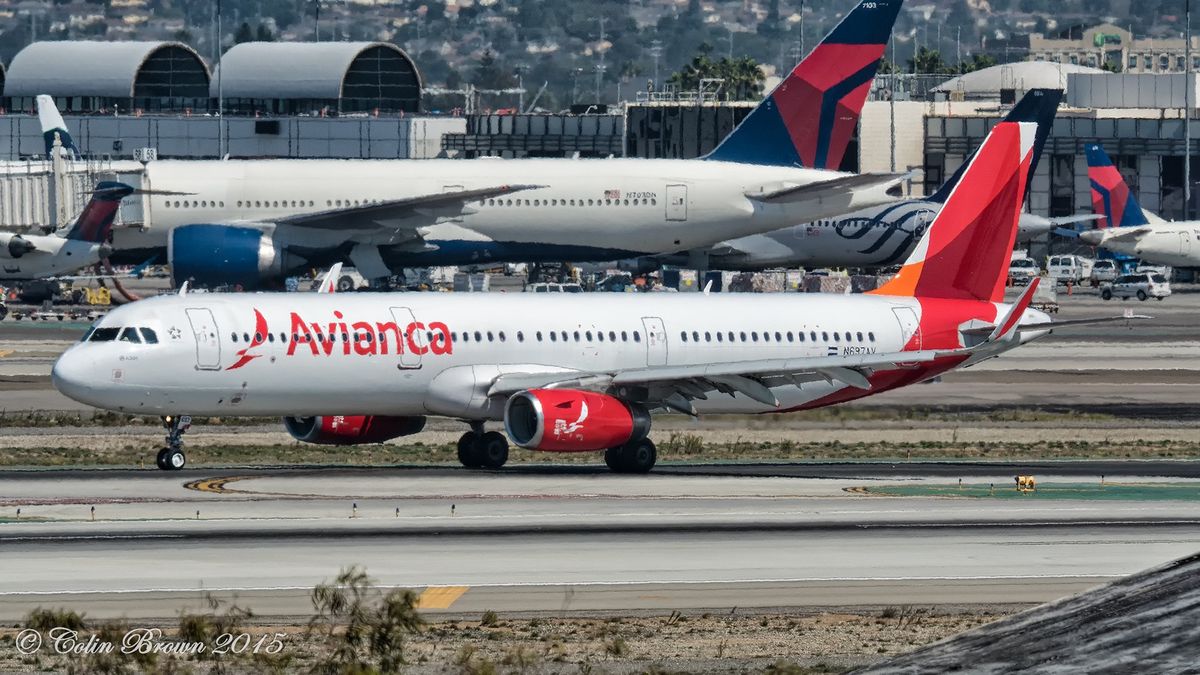 Jedna z największych linii lotniczych w Ameryce Południowej ogłasza upadłość.