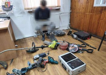 Przemków: Policjanci zatrzymali seryjnego włamywacza