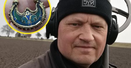 54-latek znalazł to na  polu. Na całym świecie jest ich kilkanaście