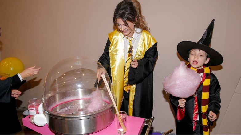 Urodziny Krzysztofa Rutkowskiego Juniora w stylu Harry'ego Pottera: przebrani goście, wielki tort i EFEKTY SPECJALNE