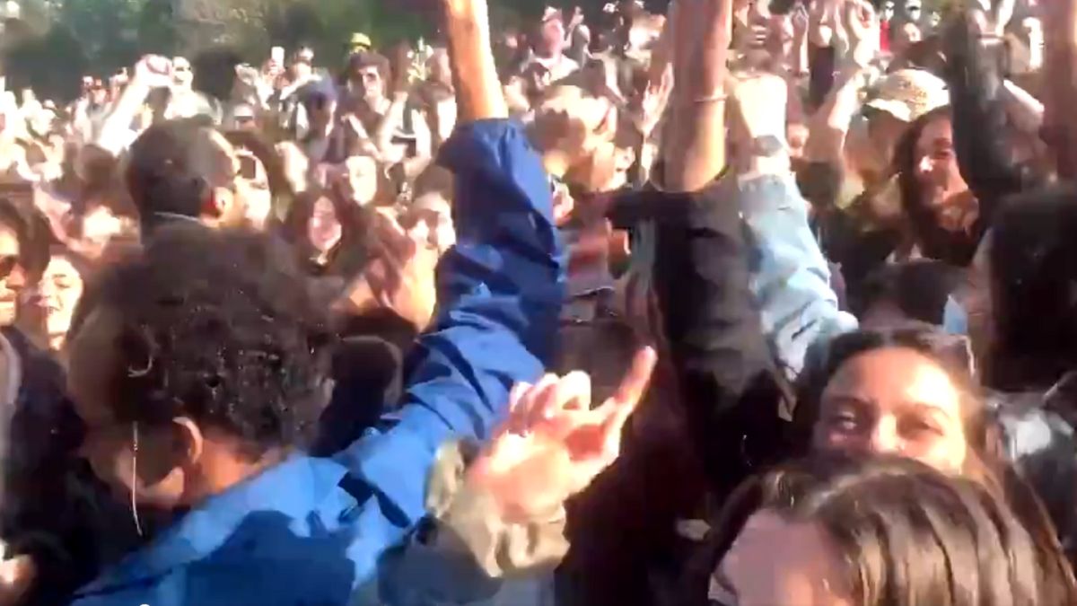 W parku zorganizowano imprezę na ponad 100 osób.