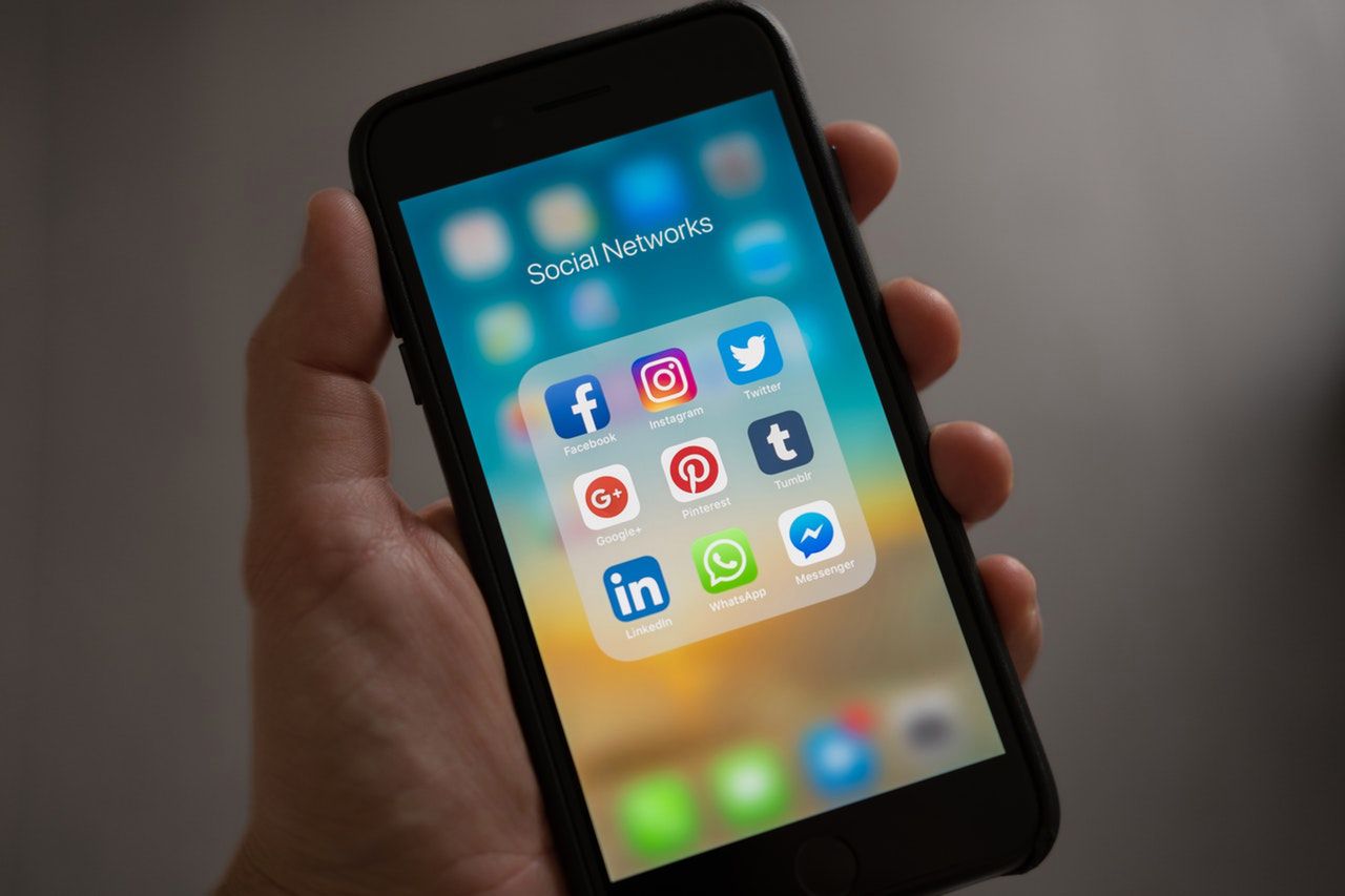 Udostępniłeś dziś zdjęcie na Facebooku? Portal dziękuje za ogrom danych 2