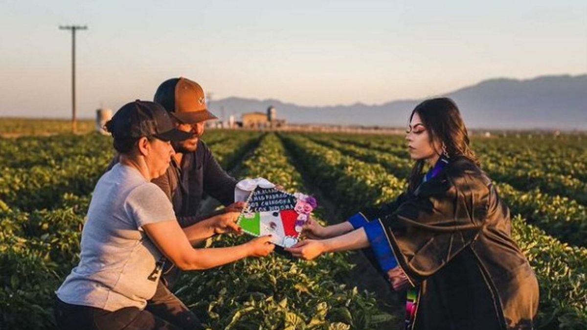 Absolwentka Uniwersytetu w San Diego postanowiła w wyjątkowy sposób uhonorować swoich rodziców