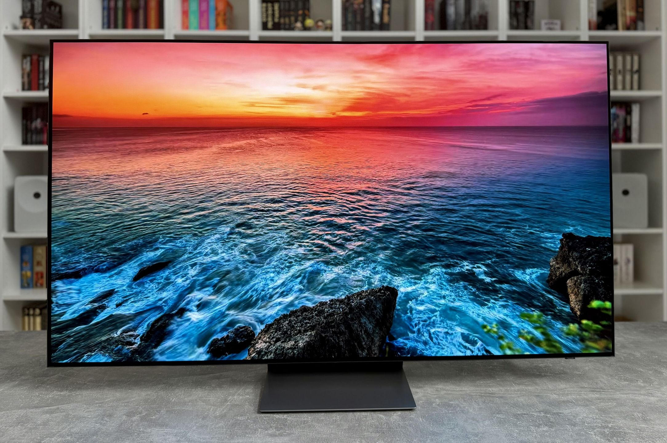Samsung OLED S90H.