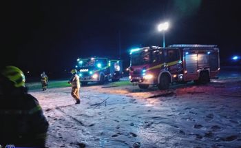 Eksplozja i zawalenie domu w Tykocinie. Straż pożarna prowadzi nocną akcję