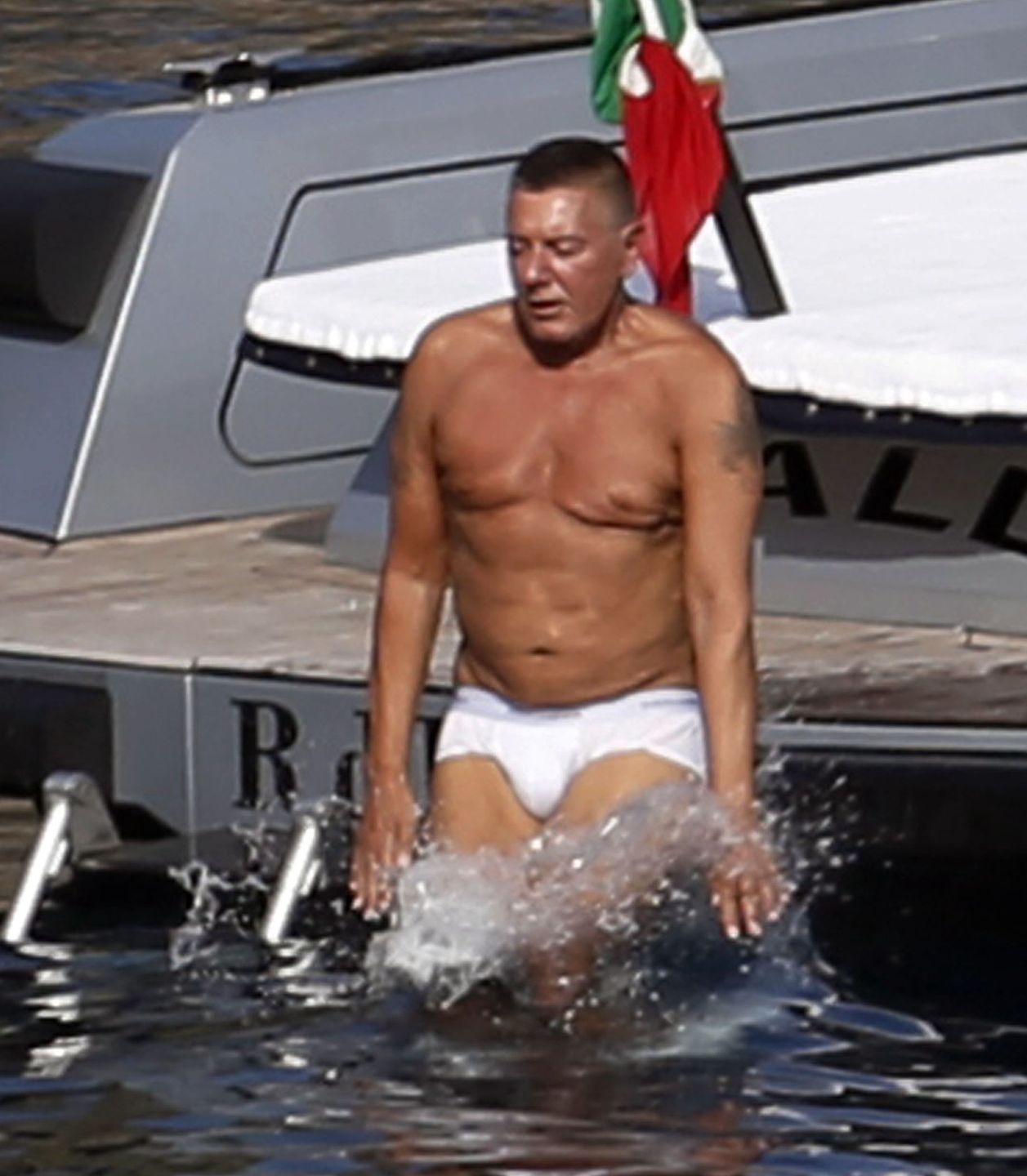 Stefano Gabbana używa życia z chłopakiem Lucą Santonastaso
