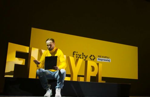 Platforma Fixly zachęca w reklamie "Nie kupuj - naprawiaj"