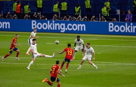 Booking.com przedłuża sponsoring UEFA. Umowa obejmuje Euro 2028 i Euro kobiet 2029
