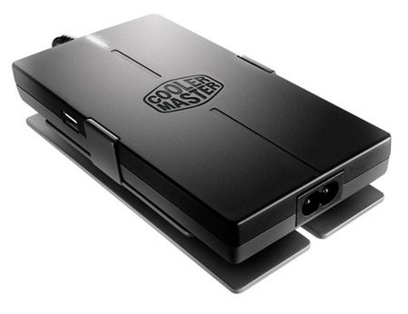 Najmniejszy adapter do laptopa od Cooler Master 3