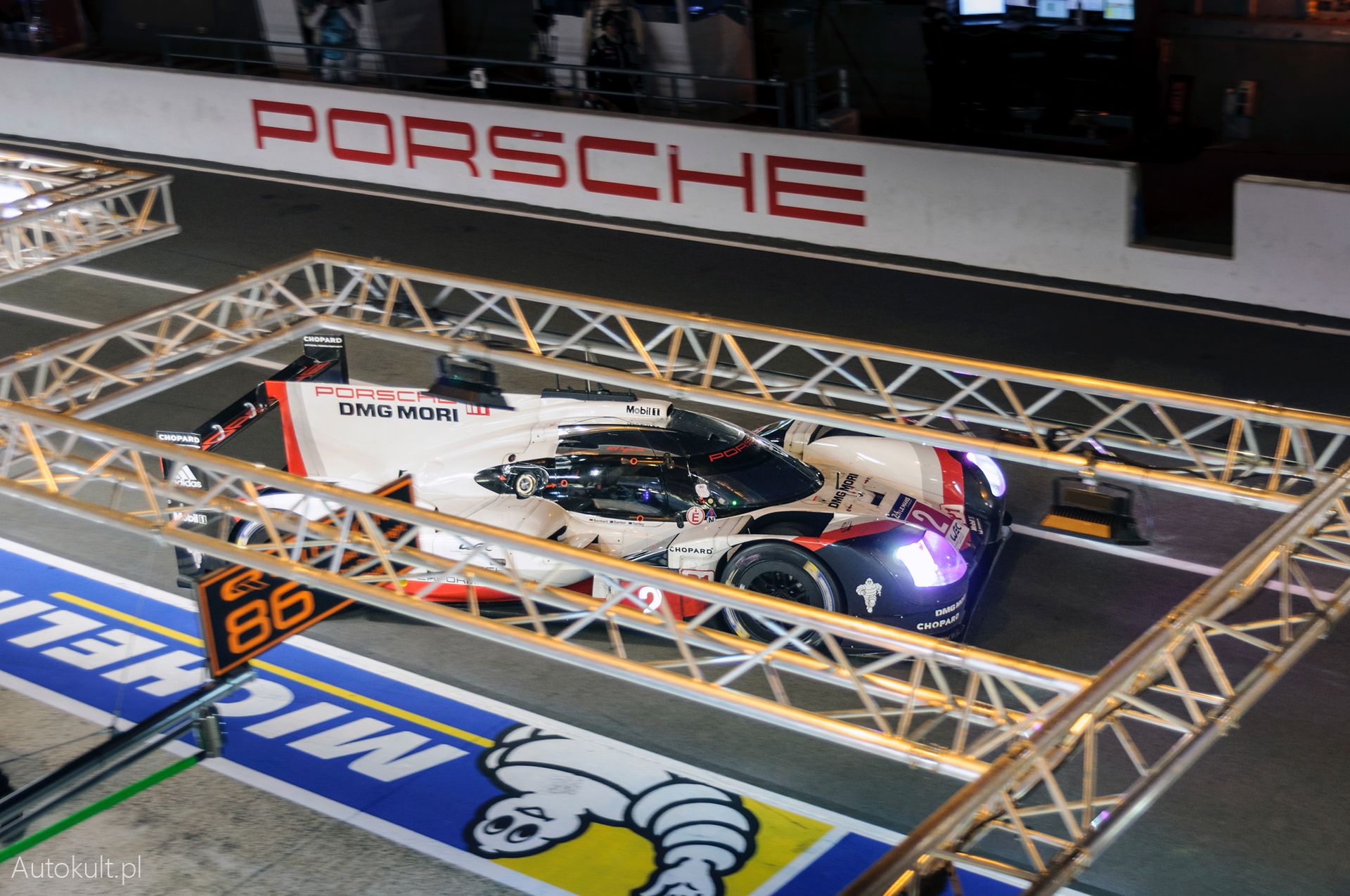 Porsche 919 Hybrid z numerem 2 wraca do akcji.