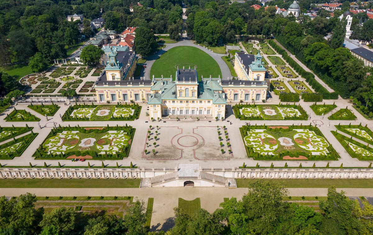 Ogrody pałacu w Wilanowie przybrały barwy i wzory inspirowane orientem