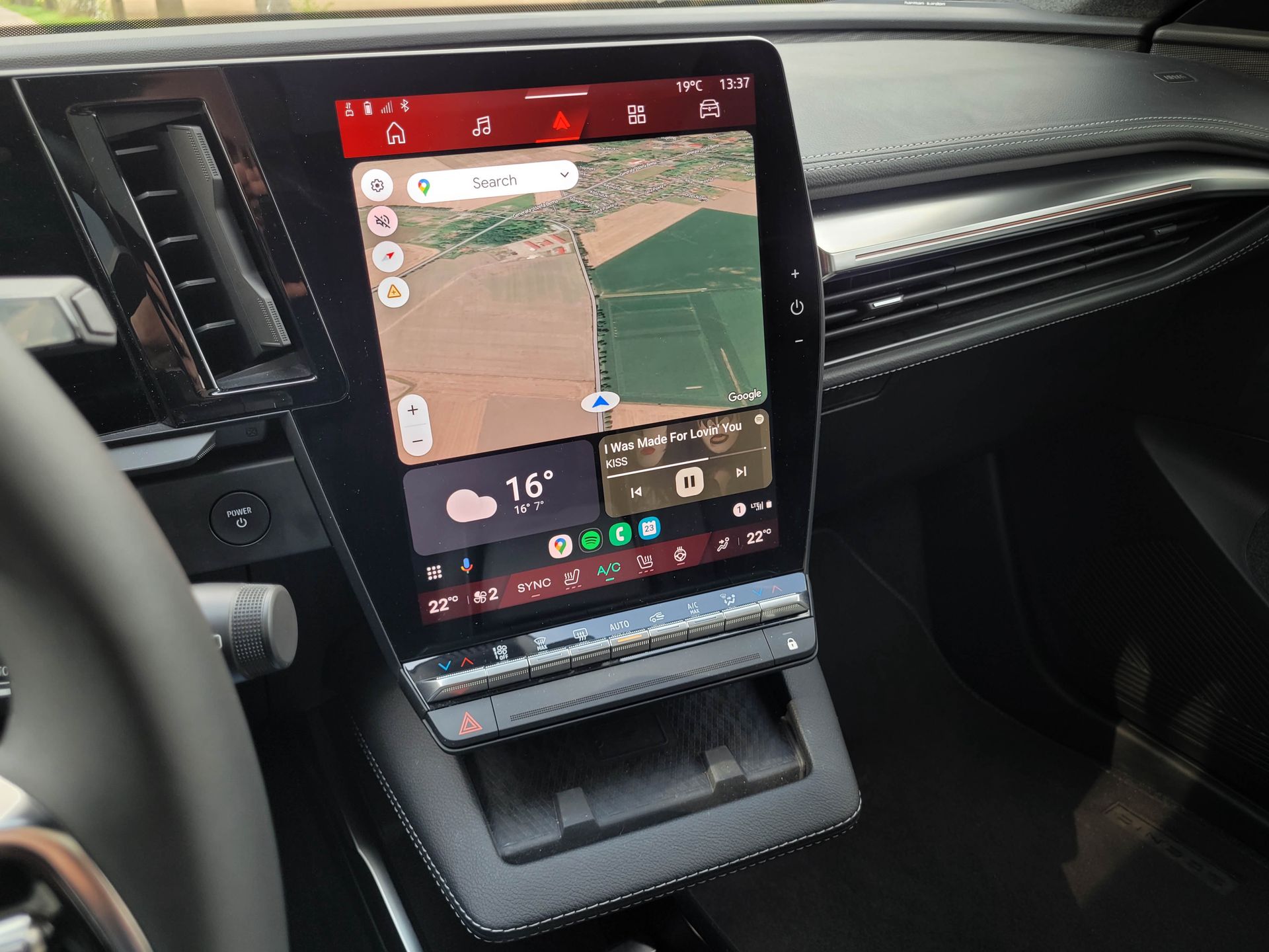 Renault Scenic E-Tech iconic long range