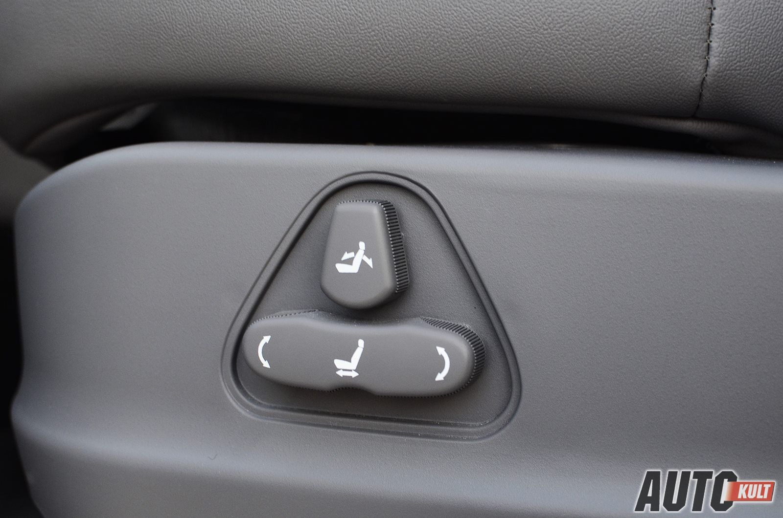 SsangYong Rodius 2,0 Sapphire 4WD AT - test [galeria zdjęć] 28