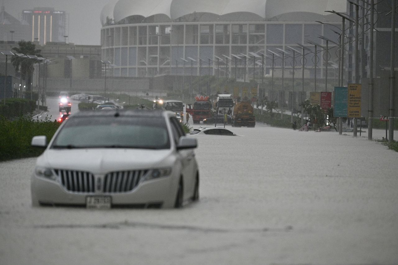 Deluge in Dubai. City underwater as a year's rainfall hits in just one day