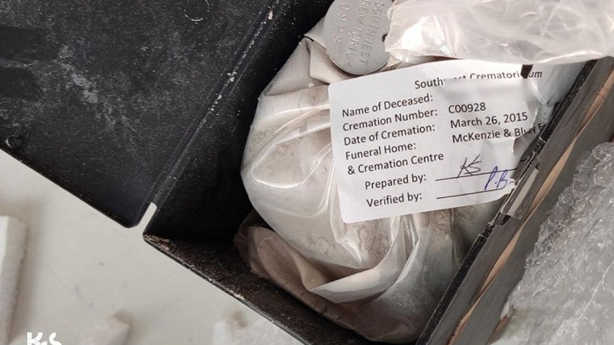 Ludzkie prochy zamiast przypraw w paczce z Kanady.