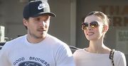 Brooklyn Beckham z WYMOWNYM napisem na koszulce spaceruje z żoną. Myślicie, że to celowe? (ZDJĘCIE)