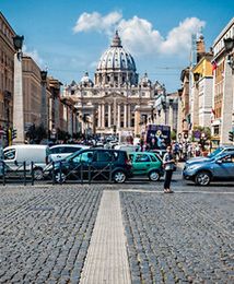 Hotelarze z Rzymu: 35 tys. turystów dziennie w nielegalnych apartamentach