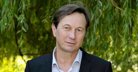 "Klan": Piotr Cyrwus robi dobrą minę do złej gry?