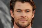 Chris Hemsworth goni za cieniem