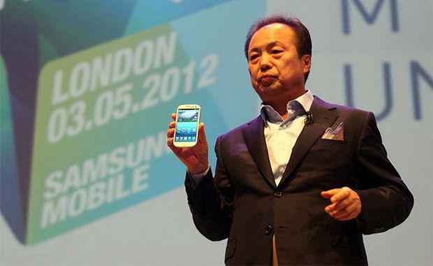W skrócie: Nowe wieści o LG Nexus 4, pierwsze reklamy Windows 8 i fotka z Lumii 920 z fleszem
