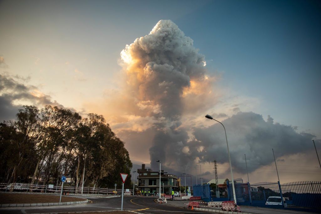 Wybuch wulkanu na La Palmie. Toksyczna chmura zmierza nad Europę