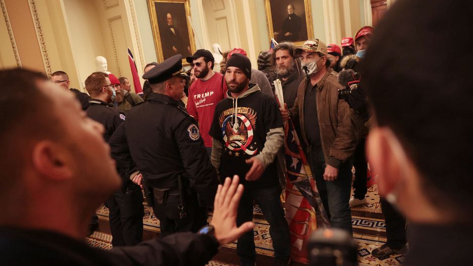 USA. Zwolennicy Donalda Trumpa wdarli się do Kapitolu