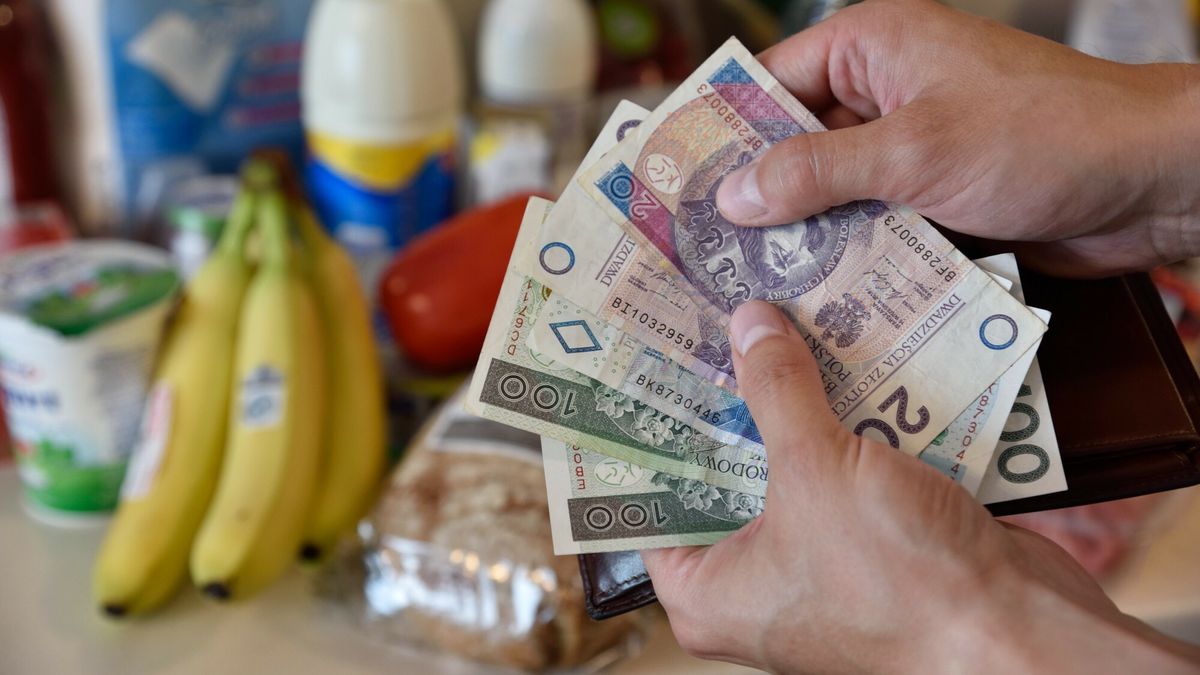 Ekonomiści spodziewają się kolejnych podwyżek stóp procentowych i wysokiej inflacji 