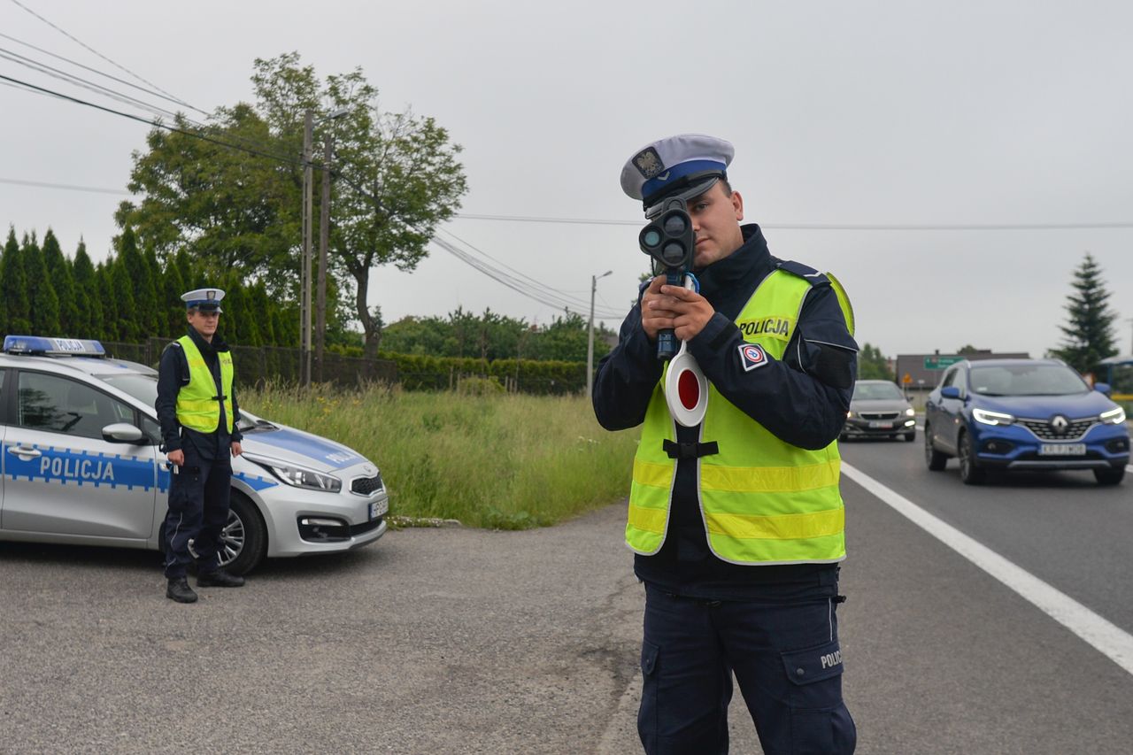 SMS o niezapłaconym mandacie trafia do kolejnych osób – nie daj się nabrać