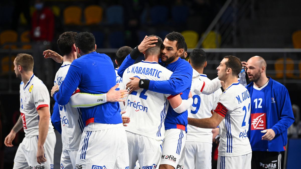 PAP/EPA / Khaled Elfiqi / POOL / Na zdjęciu: piłkarze ręczni reprezentacji Francji