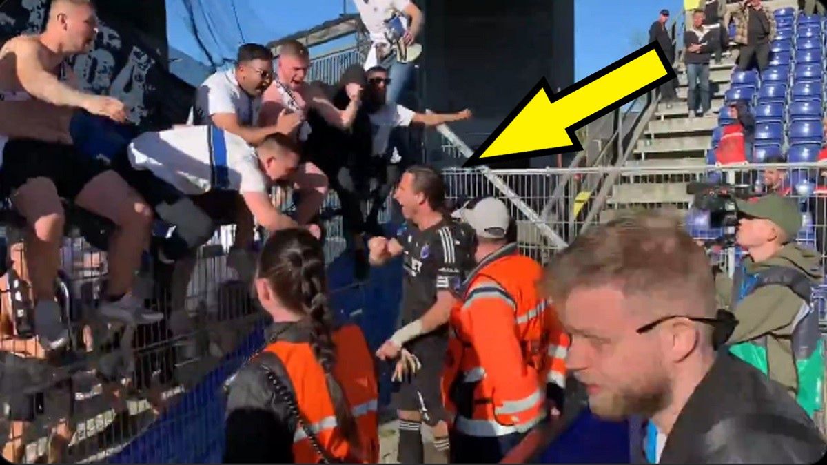 Twitter / Lego Futbol / Kamil Grabara świętujący z kibicami