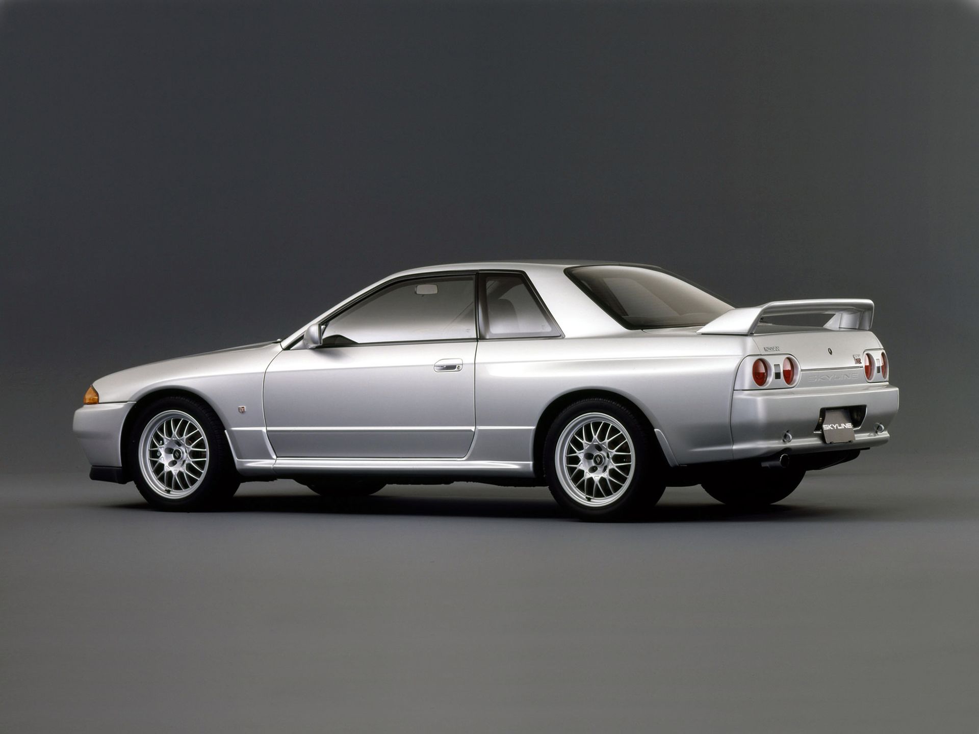 Ewolucja Godzilli: jak od początku zmieniał się Nissan Skyline GT-R 12