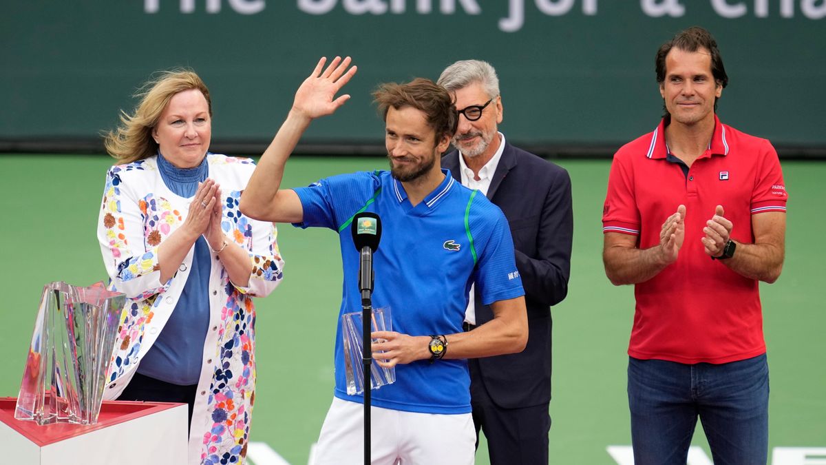 Danił Miedwiediew (na pierwszym planie), finalista BNP Paribas Open 2023