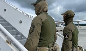 Mieli lecieć do Madrytu. Turystów z samolotu wyprowadzili mundurowi