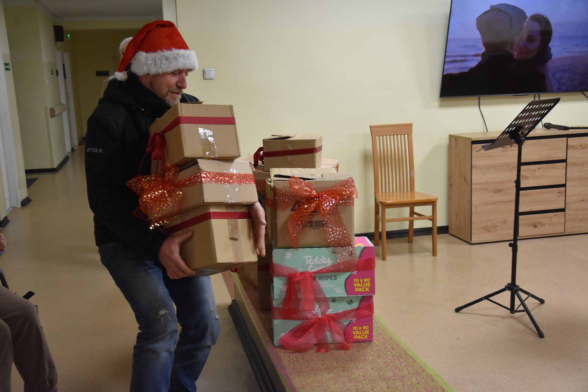 Wizyta Mikołaja dostarczyła seniorom wiele radości