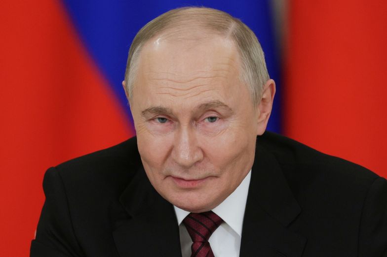 Russia is proposing to Ukraine to resume direct negotiationsepa12090142 Russian President Vladimir Putin makes a statement to the media at the Kremlin in Moscow, Russia, 11 May 2025. Putin stated that Russia is proposing to Ukraine to resume direct negotiations, interrupted in 2022, without preconditions on 15 May in Istanbul.  EPA/GAVRIIL GRIGOROV / SPUTNIK / KREMLIN POOL MANDATORY CREDIT Dostawca: PAP/EPA.GAVRIIL GRIGOROV / SPUTNIK / KREMLIN POOLnegotiation, Russia, Ukraine, conflict, politics
