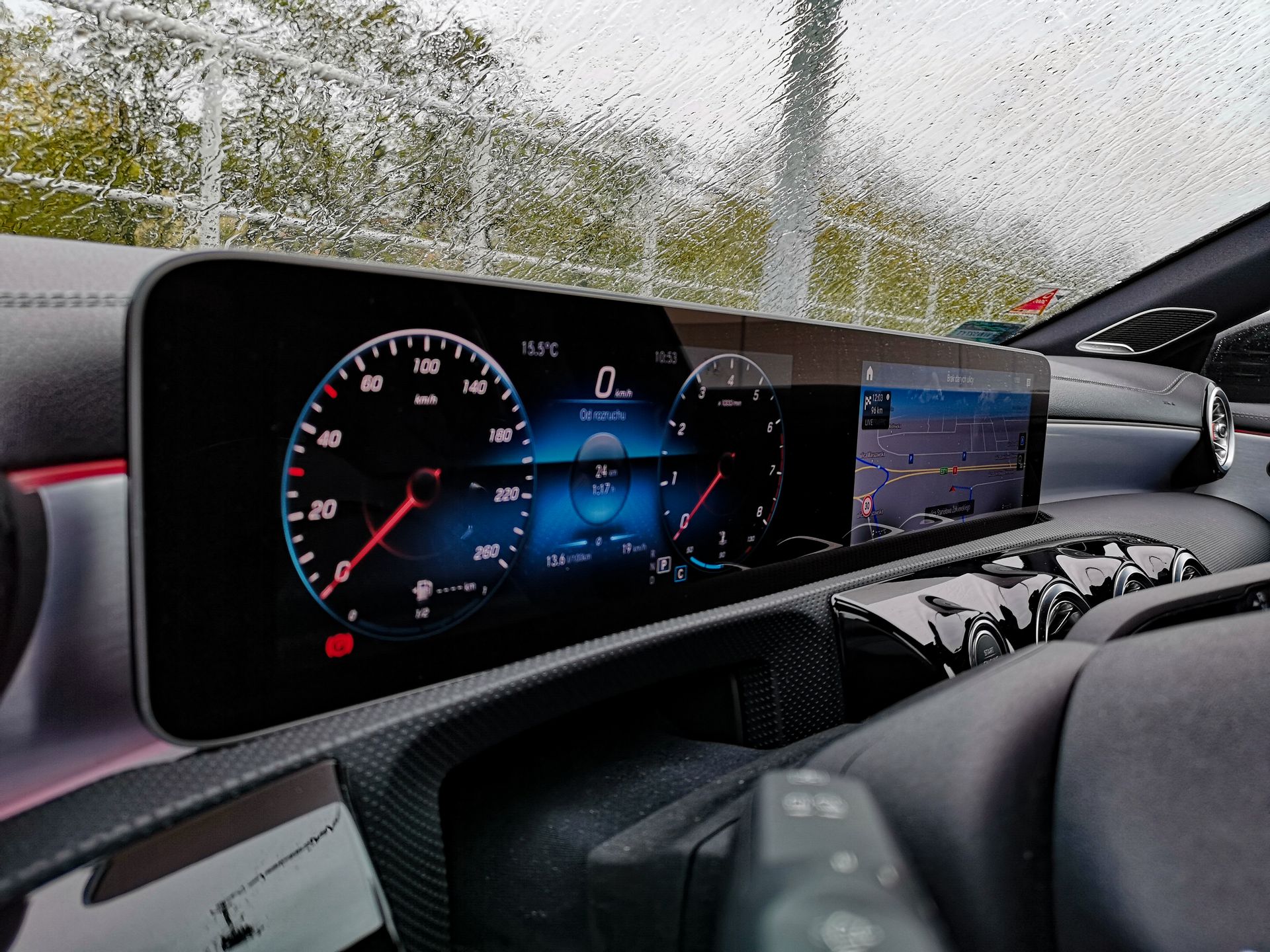 Mercedes CLA: System MBUX, wirtualny kokpit i audio Burmester 47