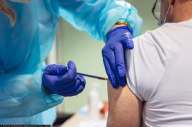 Prof. Robert Flisiak: szczepionki minimalizują zakaźność wirusa, ale jej nie eliminują (WIDEO)