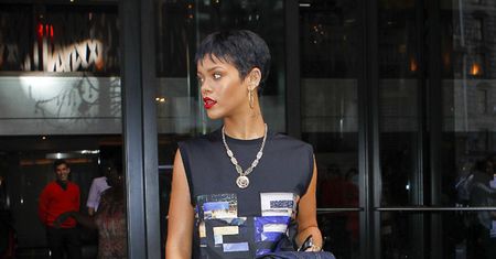 Rihanna w butach z węży!