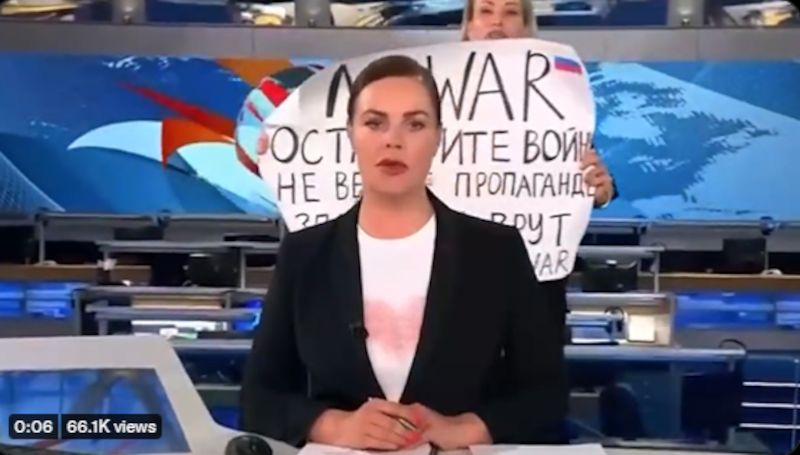 Dziennikarka zaprotestowała przeciwko wojnie i propagandzie. Po zatrzymaniu tajemniczo zniknęła... 