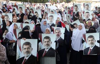 Egipt: sąd nakazał zatrzymanie Mursiego