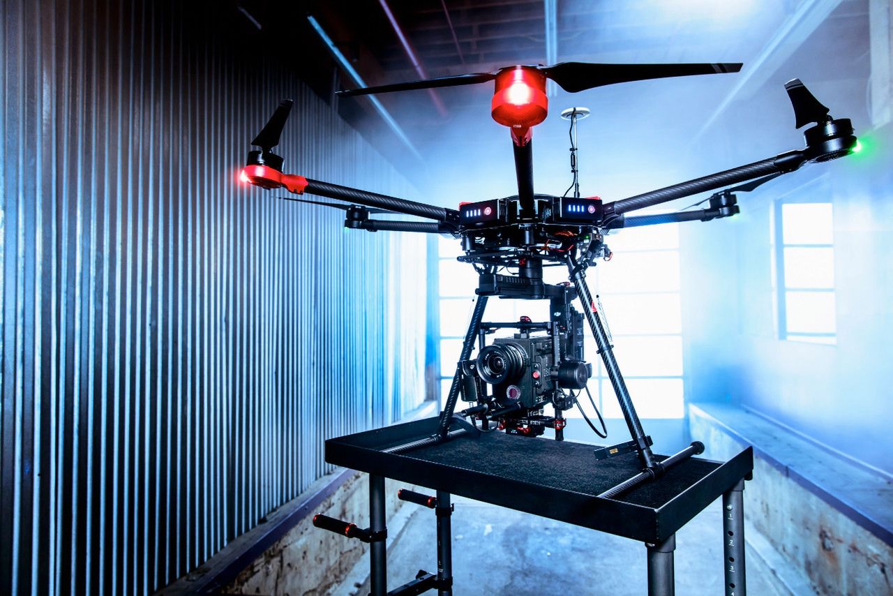 DJI Matrice 600 - profesjonalny dron do filmowania i fotografowania