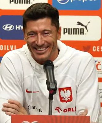 Lewandowski usłyszał pytanie. Po chwili Santos wybuchł śmiechem