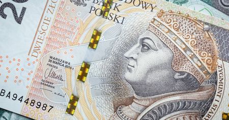 300 zł na ucznia. Czy rodzice dostaną pieniądze przed 1 września?