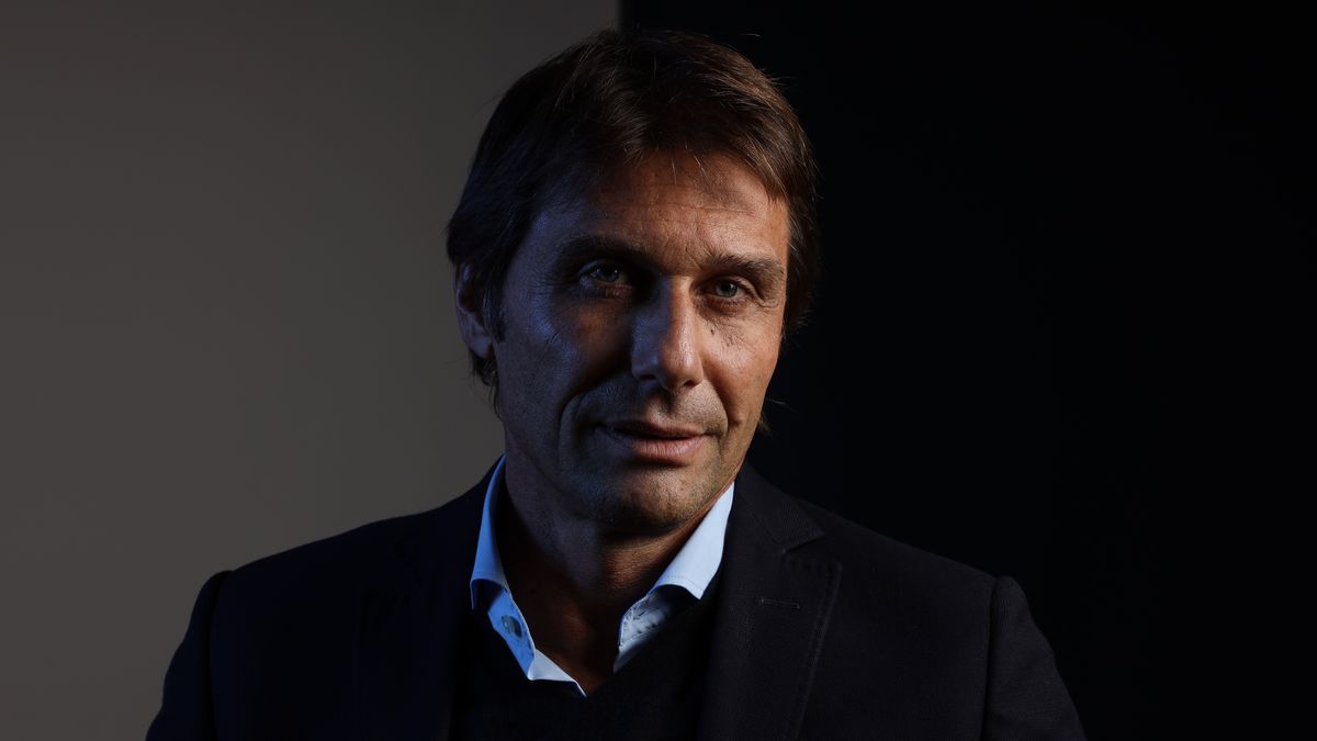 ENFIELD, ENGLAND - NOVEMBER 02: New Tottenham Hotspur manager Antonio Conte poses for a photo at Tottenham Hotspur Training Centre on November 02, 2021 in Enfield, England. (Photo by Tottenham Hotspur FC/Tottenham Hotspur FC via Getty Images)