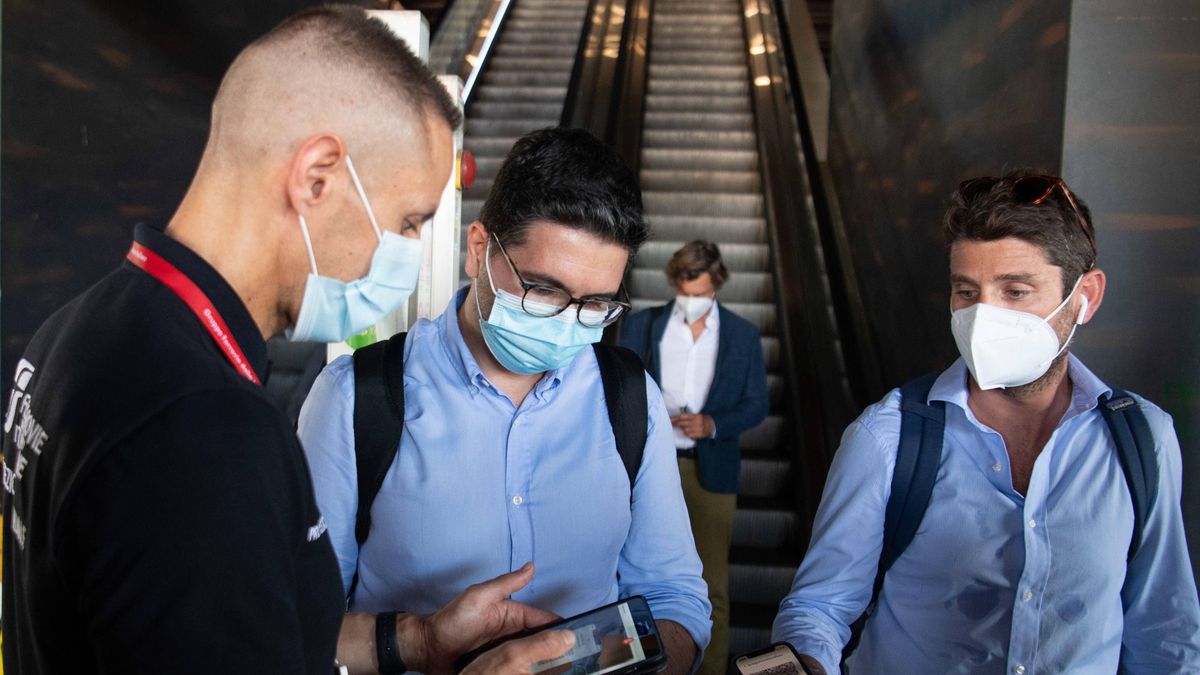 Pociąg może zostać zatrzymany, jeśli pasażer ma objawy COVID-19