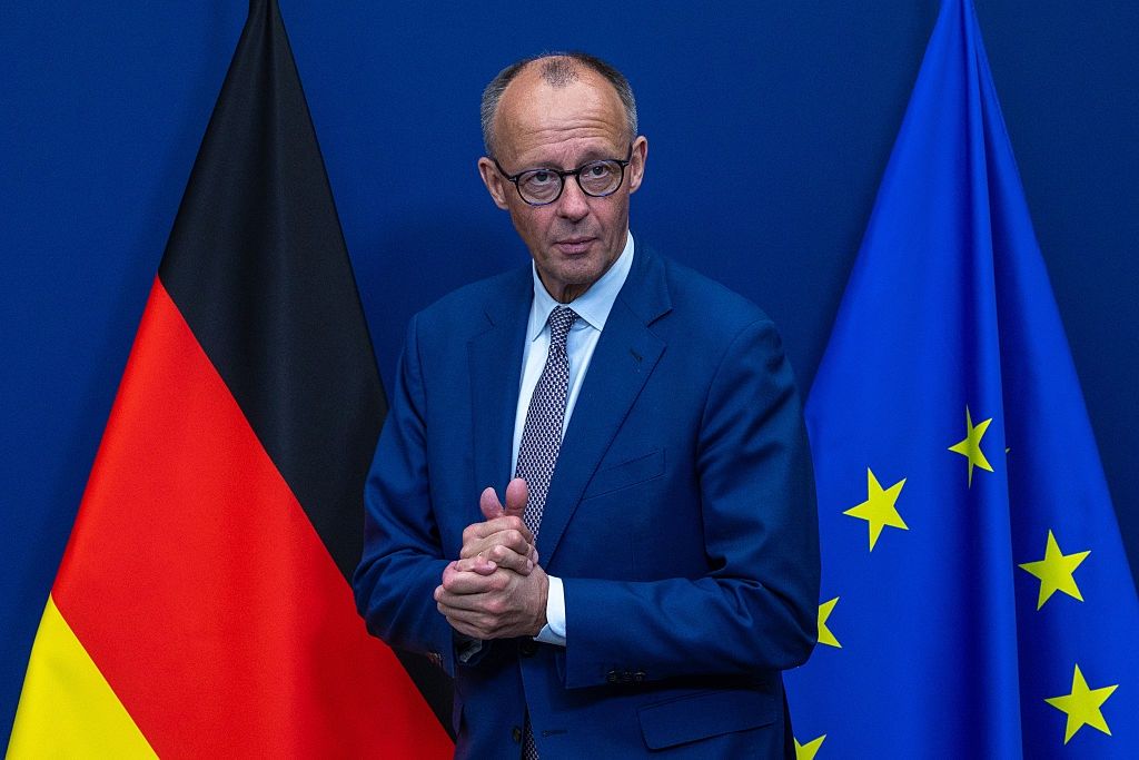 Niemcy chcą postawić tamę Chinom. Na liście są kolejne sektory