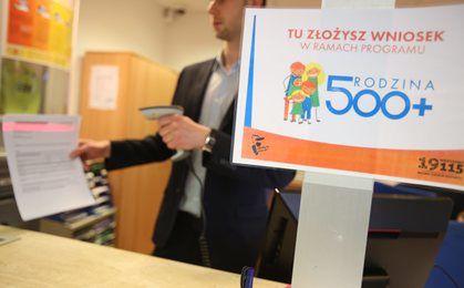 Program 500+. Pieniądze Polacy wydają głównie na żywność, ubrania i edukację dzieci