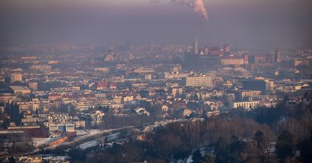 "Unikaj aktywności na zewnątrz". Alert RCB w dziewięciu województwach