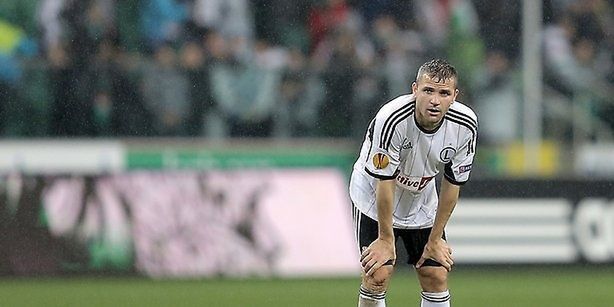 Tomasz Brzyski zdobył cudownego gola, ale Legia z trudem uniknęła porażki