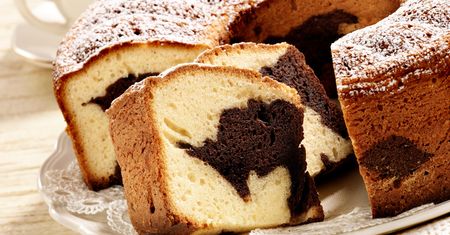 Szybka babka marmurkowa. Wystarczy zmiksować składniki i wstawić do piekarnika